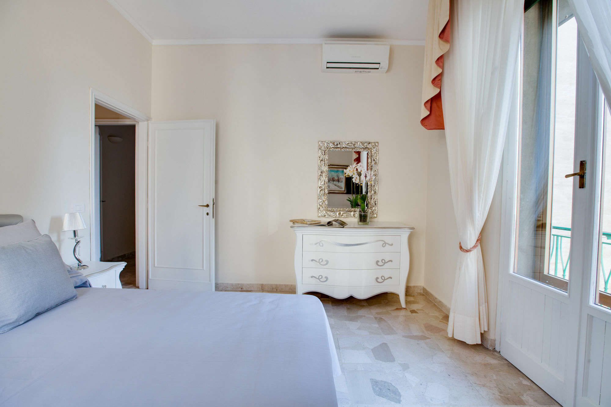 Kometa Suites & Apartments Флоренція Екстер'єр фото